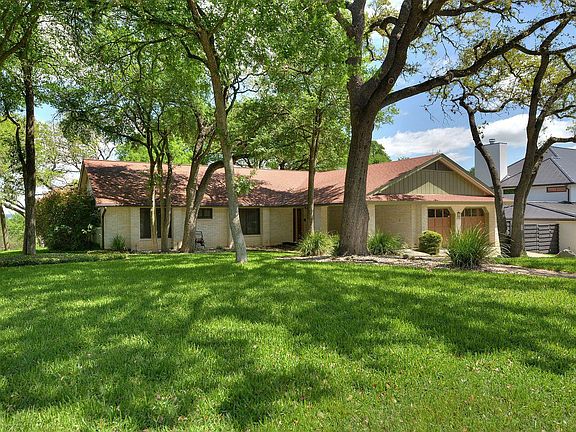 2nd image of 2115 Wychwood Dr