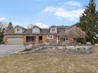 1225 Surf Club Dr, Lakeshore, ON N0R1S0