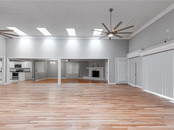 2nd image of 1219 Elmart Ln