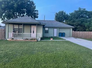 220 Sunset Rd, Portland, TX 78374