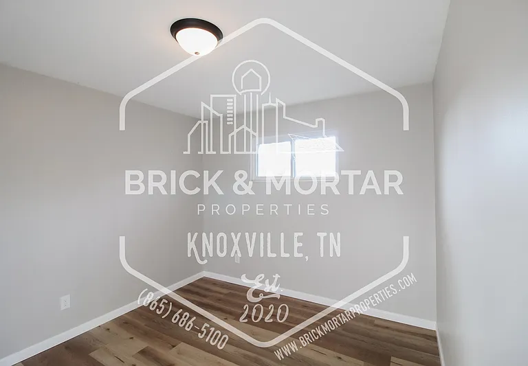 513 S Cedar St — Photo 10
