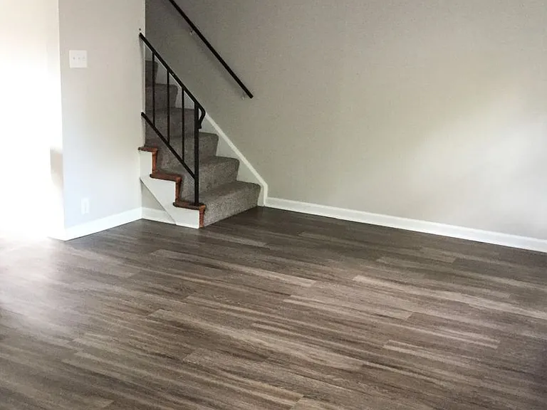 1515 Lincolnshire Dr — Photo 30