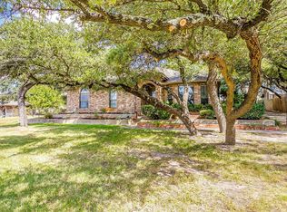 3903 View Point Dr, Granbury, TX 76048