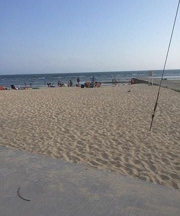 Giant's Neck Hieghts beach