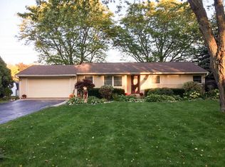 1918 N 121st St, Wauwatosa, WI 53226