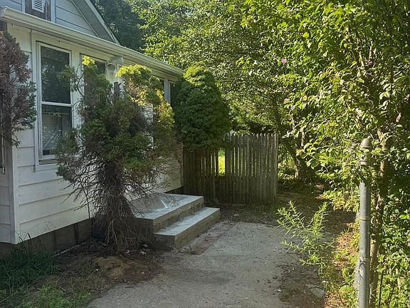 2nd image of 34 Midland Avenue