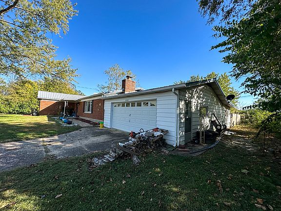 3rd image of 1503 Roberts St