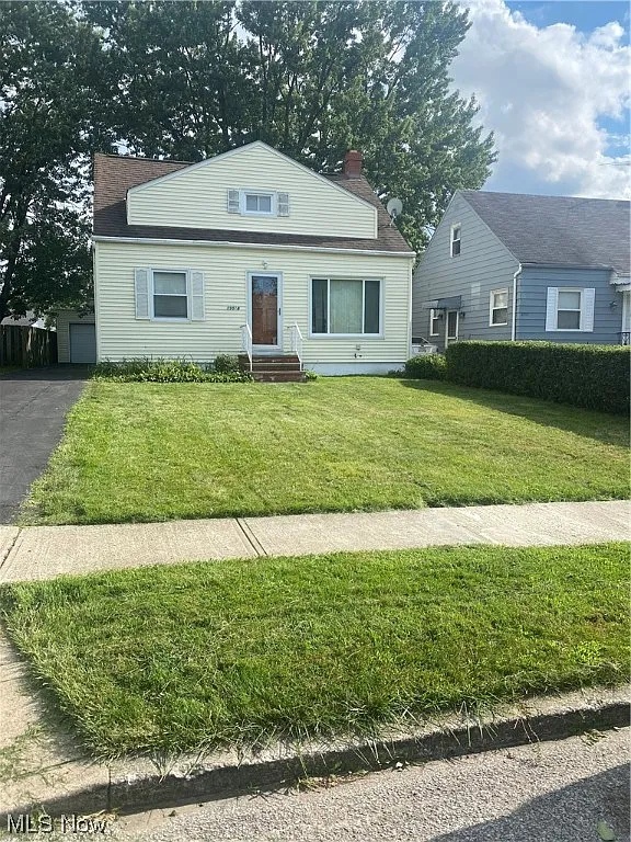 19516 Fairway Ave photo 1