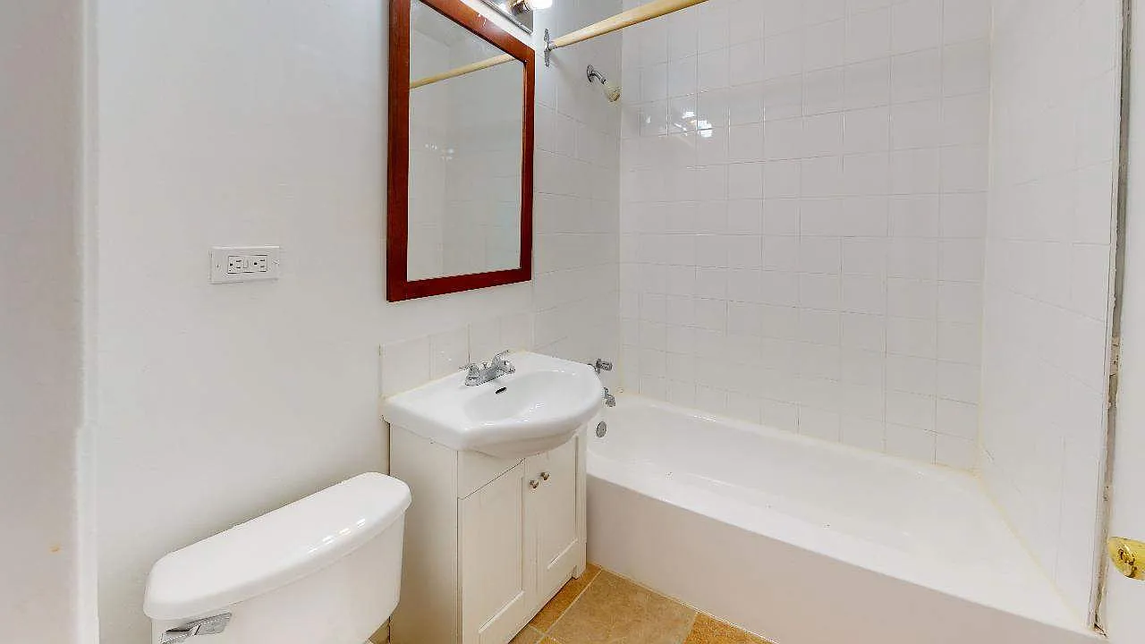 2448 Carling Avenue — Photo 4