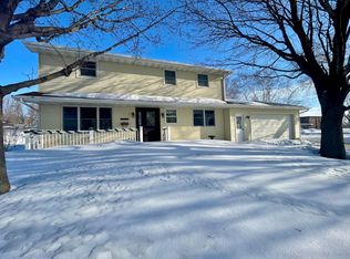 1404 Eckerson Dr, Worthington, MN 56187