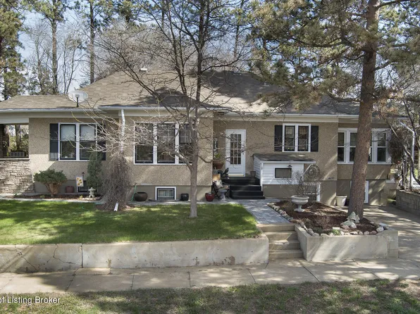 606 1st Ave E, Dickinson, ND 58601