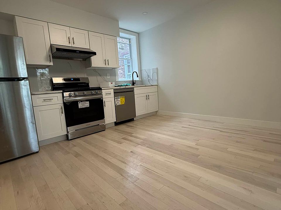 1st image of 302 Irving Ave Unit 1