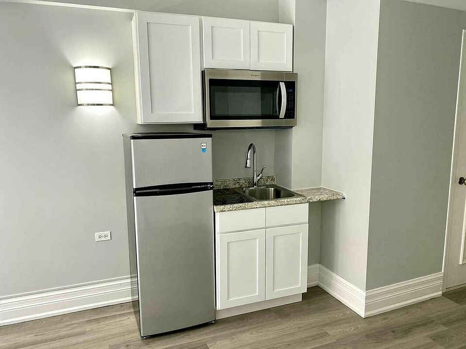 1st image of 240 W 73rd St APT 318