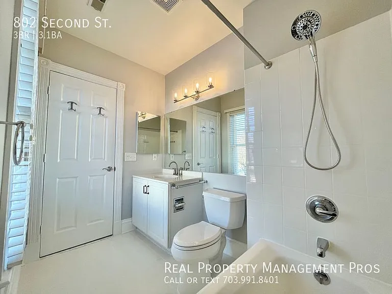 802 2nd St — Photo 28