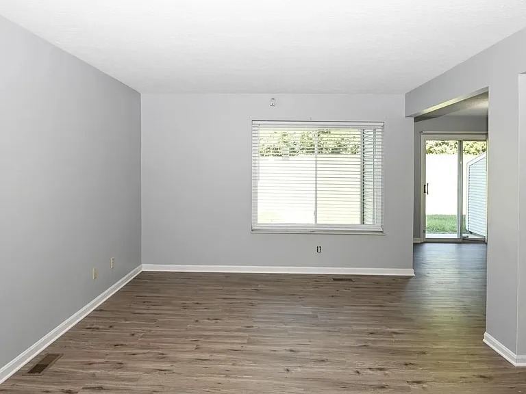 306 Glenwood Ave — Photo 7