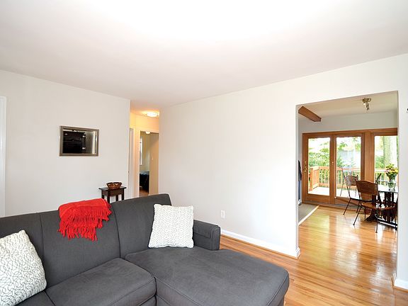 5th image of 4904 Bangor Dr