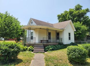 202 S Grove St, Colfax, IL 61728