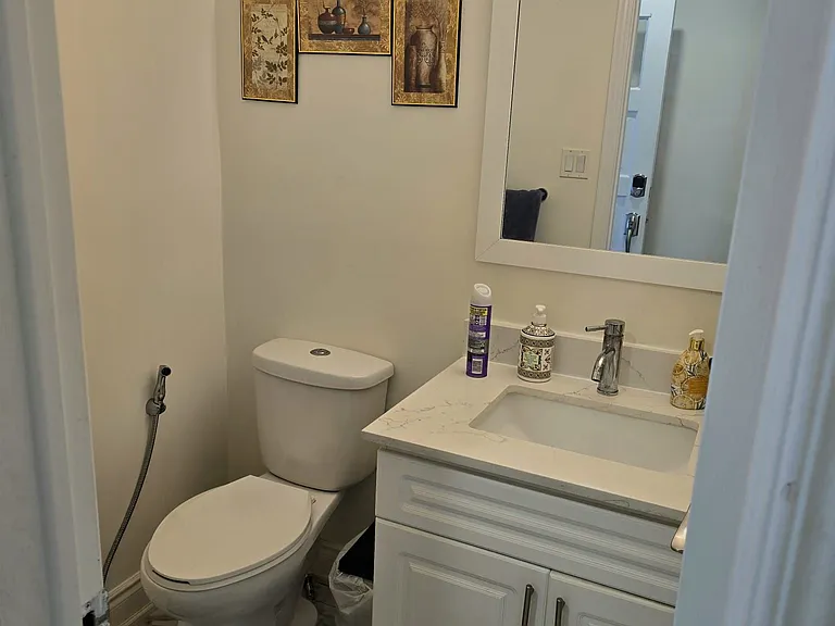 11 Radford Cres #MAIN FLR — Photo 20