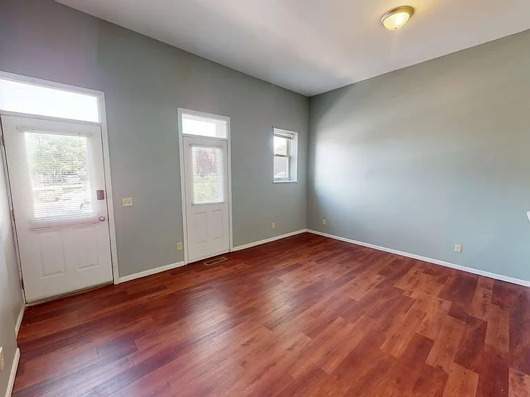 3861 McRee Ave — Photo 9