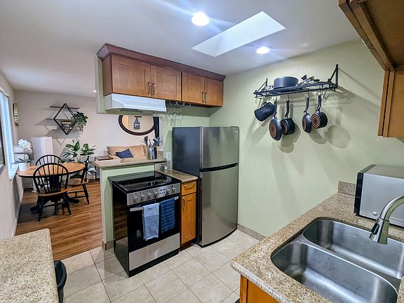 3rd image of 3833 Fremont Way N