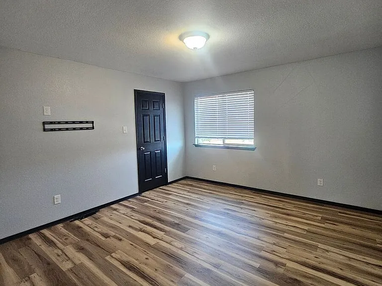 6604 Mustang Creek Rd — Photo 19