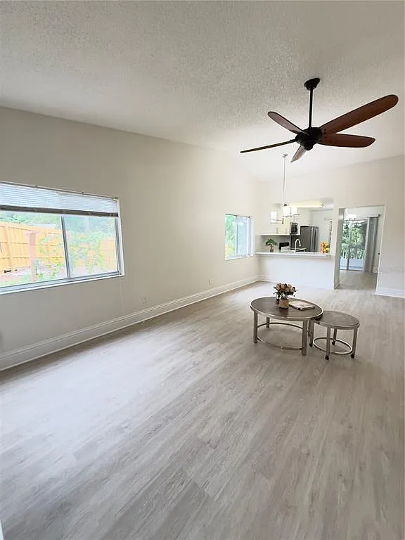 3 bed, 2.0 bath, 1223 sqft, $2,400 — Photo 4