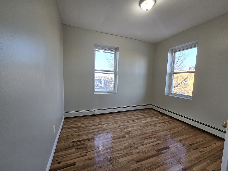 1st image of 246 Roseville Ave #44D
