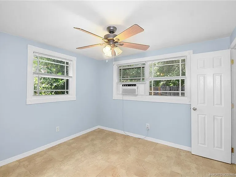 1413 SW Heather Ter — Photo 12