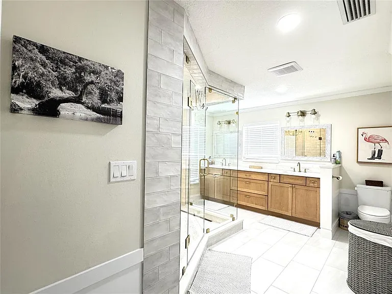 1004 SE 5th Ave — Photo 25