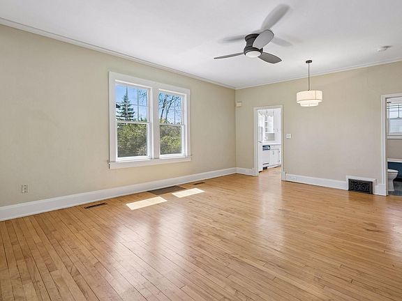 4th image of 20 Luverne Ave