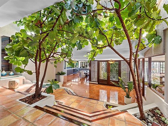 2nd image of H A 28 Villa Caparra