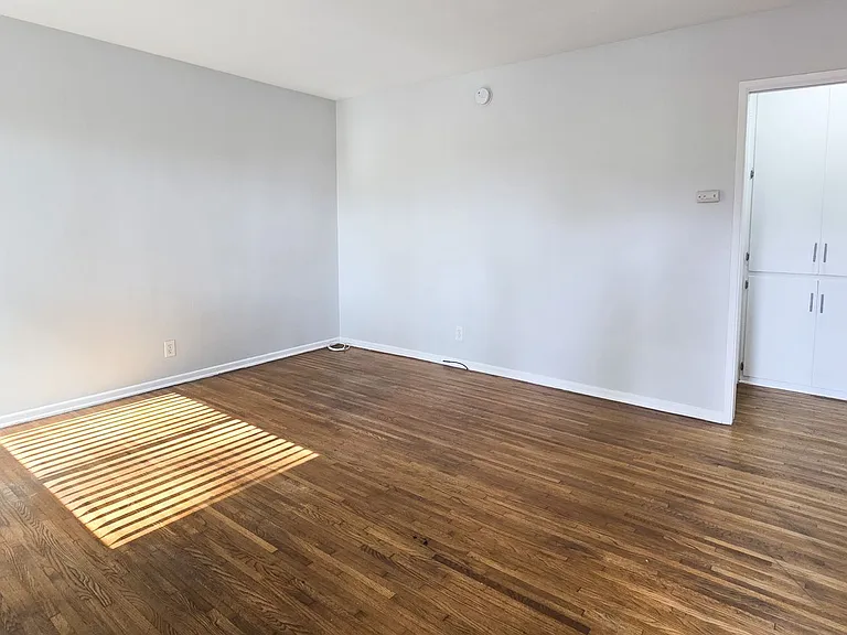 652 Veteran Ave — Photo 30