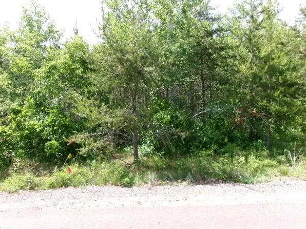 na Laura Dr, Hayward, WI 54843