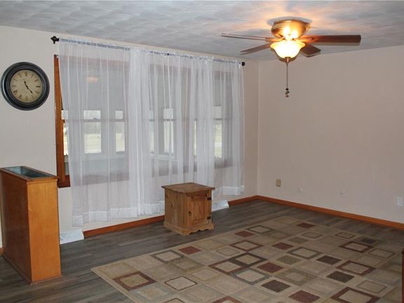 4th image of 5305 Linda Ln