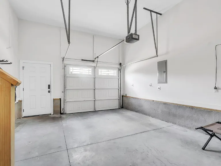 410 Gower St — Photo 19