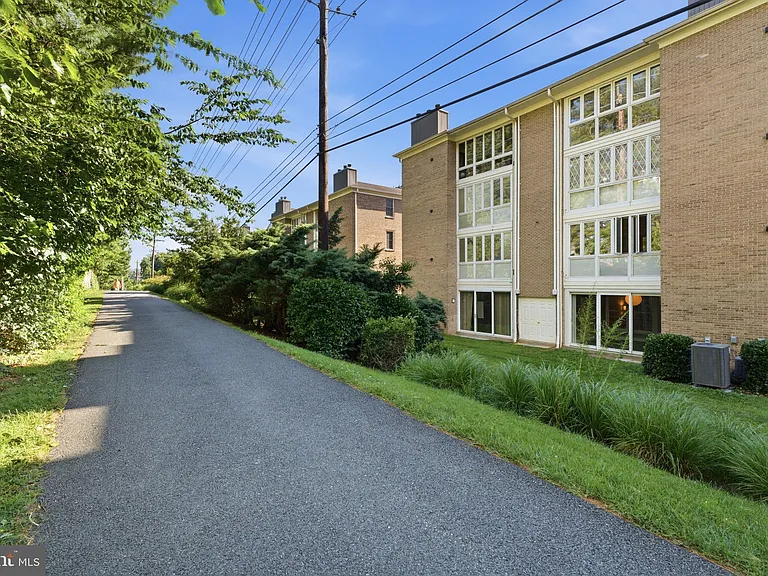5705 Brewer House Cir #T2 — Photo 39