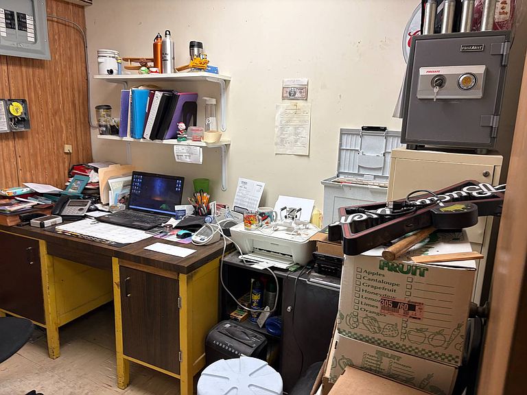 Listing photo 5