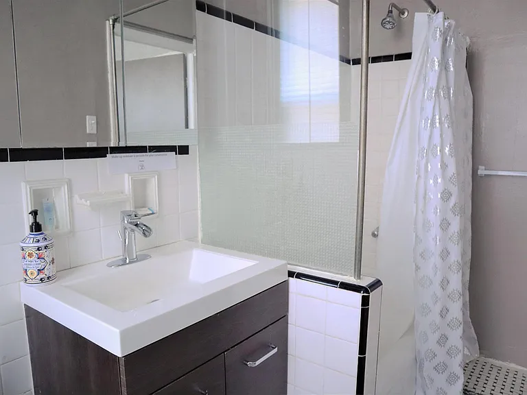 302 S 12th St #402 — Photo 12