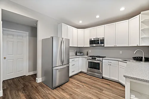 403 Hector St Photo 1