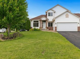 18058 Lincoln Cir NW, Elk River, MN 55330