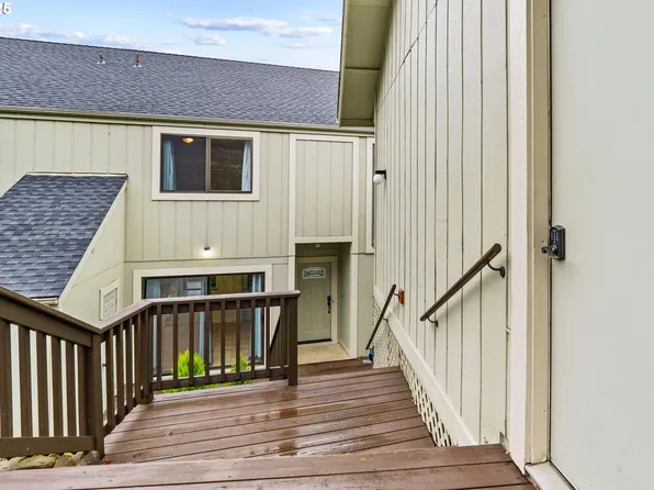 2 NE Spyglass Loop, Roseburg, OR 97470