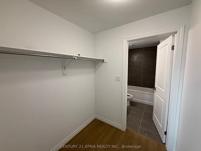 2 Slessor Blvd #11 — Photo 12