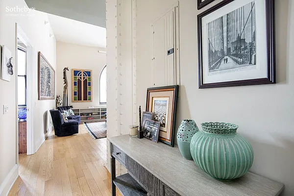 Sold by Sotheby's International Realty | media 7