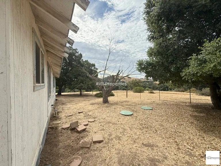 10540 Foothill Rd — Photo 16