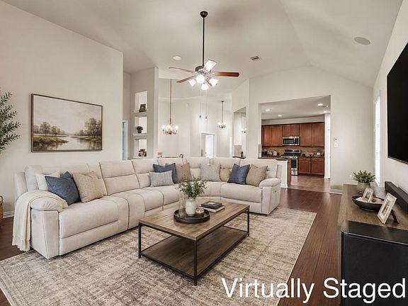 2nd image of 108 Woodridge Xing