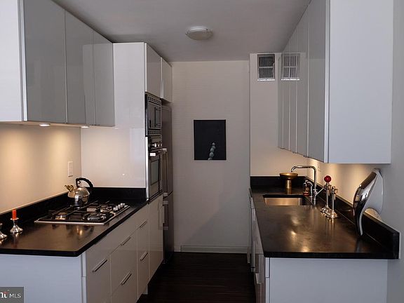 4th image of 1545 18th St NW Unit 413