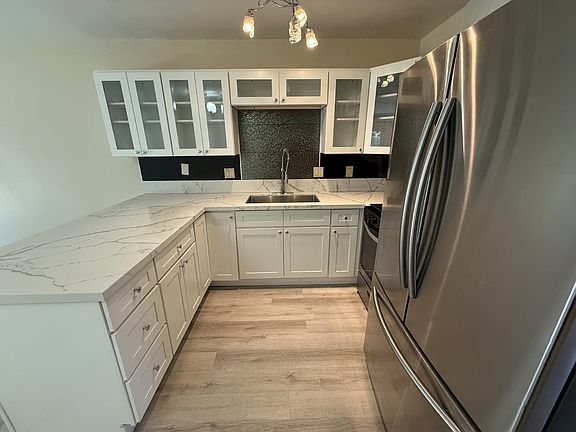 3rd image of 221 Vista Glen Ln #C