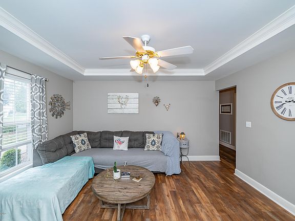 4th image of 8634 Applegate Village Dr