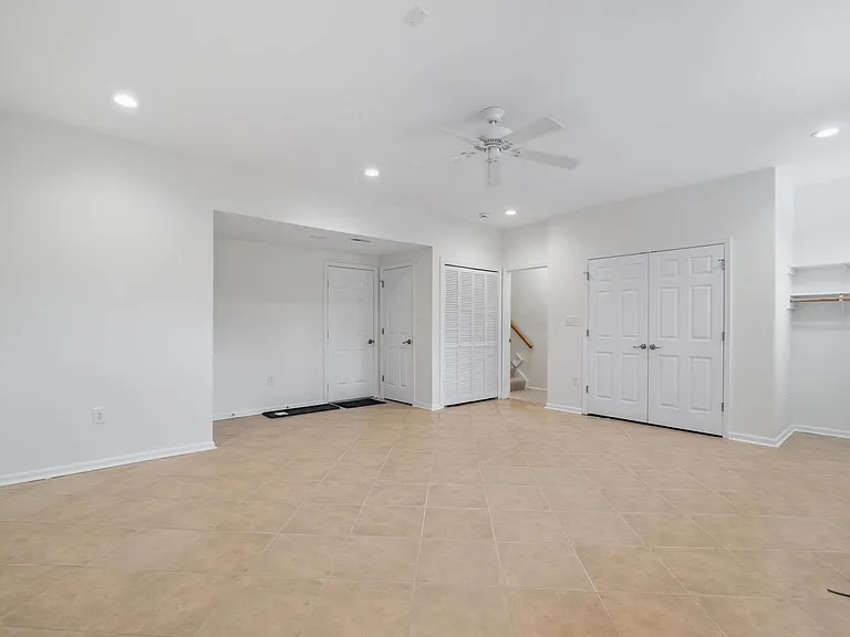 21193 Millwood Sq — Photo 17