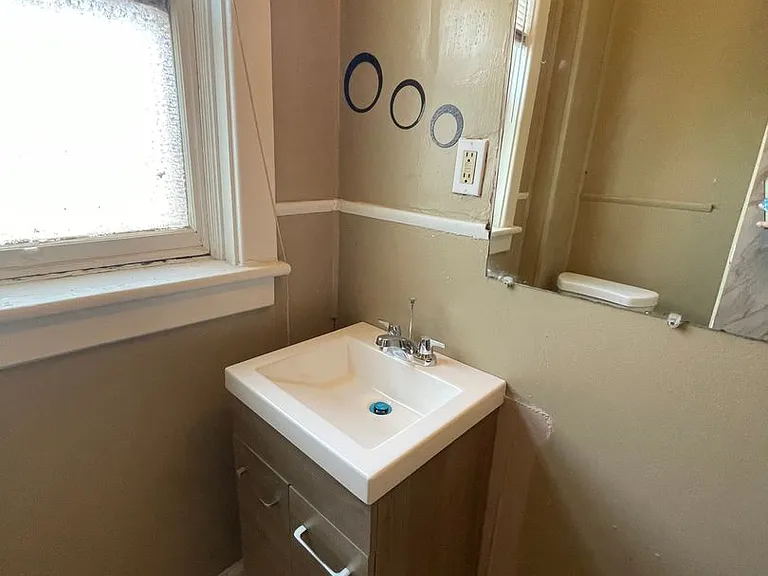 2322 Penn St — Photo 24